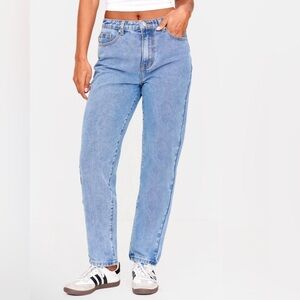 NWT PRETTYLITTLETHING MID BLUE WASH HIGH WAIST MOM JEANS
